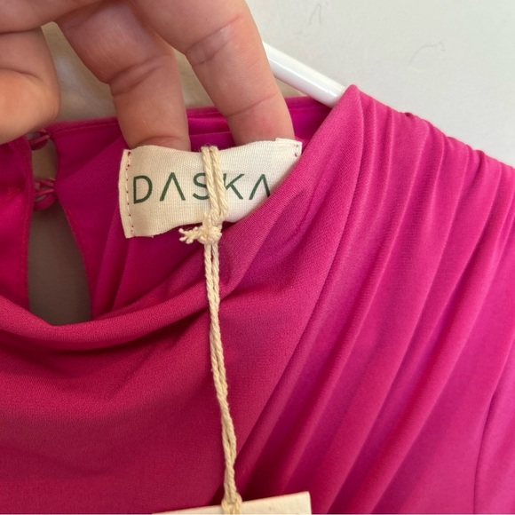 Women’s Daska Chara Dress, Pink, Medium - Picture 5 of 9